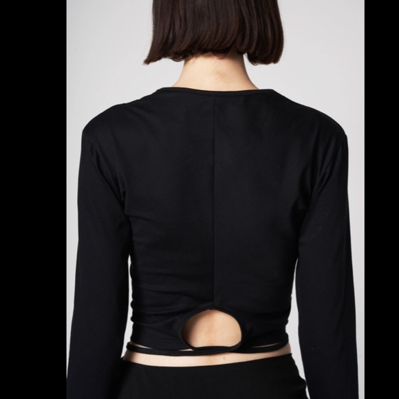 NWOT Victoria's Secret Victoria Sport Wrap Around Tie Long Sleeve Crop Top - Picture 2 of 5